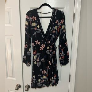 ASTR the label large long sleeve wrap floral pattern black dress